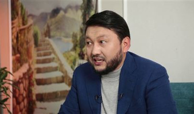 Қызығын жат көрмекші: Мұхамеджан Тазабек орыстардың қазақ қыздарын төсекке сүйреу тренингін тоқтатауға  шақырды