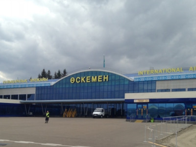 Қаңтарда оқ тиіп қайтыс болған өскемендік Қуаныш Қабылхановтың анасы әуежайда ұсталғанын хабарлап, көмек сұрады