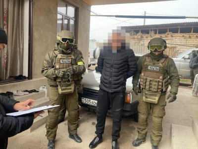 Қазақ-өзбек шекарасынан өткен көліктерден ақы алып отырған қылмыстық топ ұсталды