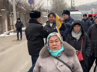 Алматыда полиция Шыңжаңдағы туыстарын іздеп жүрген қазақтарды ұстады