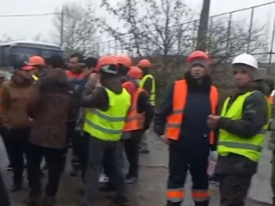 Мариупольдағы мигранттар айлық төленбегеніне наразы