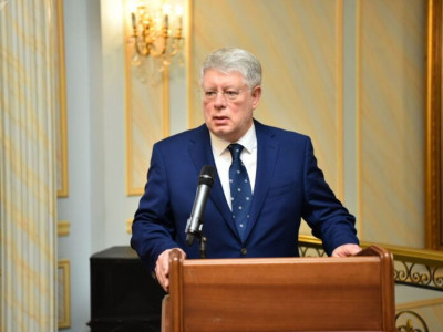 «Жаман үйді, қонағы билейді»: Қоғам белсендісі Қазақстандағы Ресей елшісін ауыстыруды талап етті