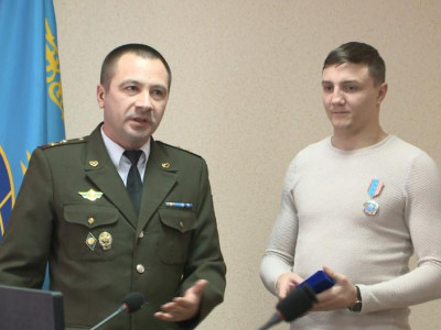 СҚО-да өртенген үйден тұрғынды алып шыққан ер адам марапатталды