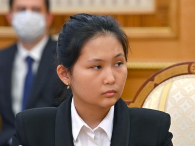 Қазақстандық шахматшы Бибісара Асаубаева Украинадағы соғысты қолдаған ресейлік гроссмейстер Карякинді жеңді