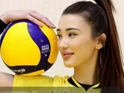 Сабина Алтынбекова жаңа клубтағы формасын көрсетті