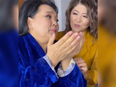 Келін атанбақ 58 жастағы әнші Шахизадаға Жанар Айжанова бата берді