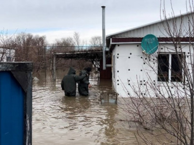 Әбден қиналып кеттік. Қобдадағы су тасқынынан кейін кейбір тұрғындар үйлеріне орала алмай отыр