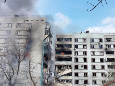 Ресей шабуылынан соң Запорожьедегі тұрғын үйге зымыран түсті