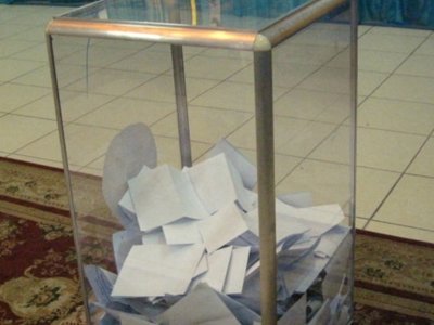 Бұл – айыппұлмен құтылатын іс емес. Кандидат бюллетеньдерді топтап тастаған мұғалімдерді қылмыстық жауапқа тартуды талап етіп отыр