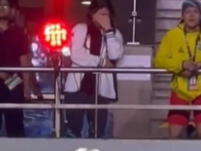 Казахстанская боксерша поддалась эмоциям прямо во время боя своей обидчицы на ЧМ-2023
