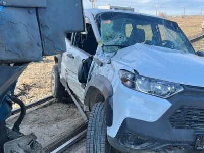 Ақтөбе облысында пойыз бен жеңіл көлік соқтығысты