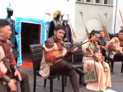 Впервые на главной площади Братиславы установили казахскую юрту