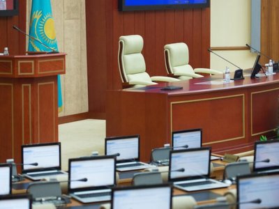 Мәжілістің VIII шақырылым депутаттарының толық құрамы