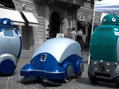 Лондонда робот өзенді қоқыстан тазартады