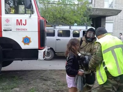 Өскеменде пәтерде өрт шығып, екі бала зардап шекті
