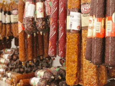 «Бір ауысымына 12 тонна ет өндіріледі» — Семейде ірі...