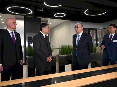Мемлекет басшысы Алматы қаласының қоғамдық көлік жүйесімен танысты