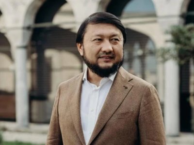 «Жігіт түгіл күйеуге қарыз алып бермеу керек»: Мұхамеджан Тазабек қазақ қыздары мен еуропалық қыздарды салыстырды