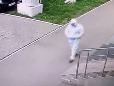 Мужчина с игрушечным пистолетом ограбил МФО в Уральске