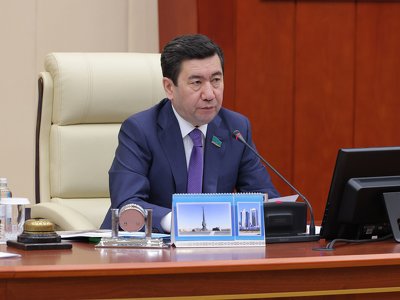 Ерлан Қошанов: Пойыз өтіп кеткеннен кейін артынан қол бұлғаудың қажеті жоқ