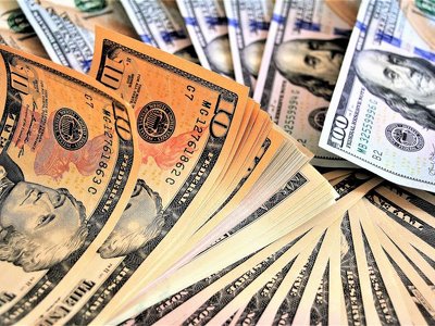 Ақша айырбастау орындарында доллар мен рубль бағамы тағы төмендеді