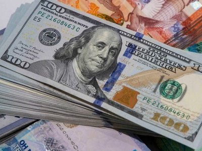 Ақша айырбастау орындарында доллар 443- 447 теңгеден саудаланып жатыр 