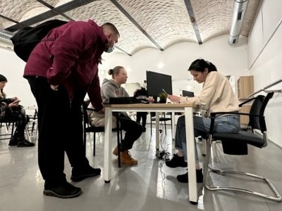 WSJ: Украинада соғыс басталғалы бері шамамен 9 млн адам үйін тастап кеткен