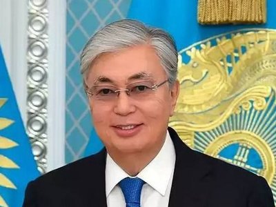 Қасым-Жомарт Тоқаев қазақстандықтарды Конституция күнімен құттықтады