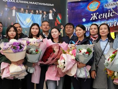 Әлем чемпионатында жүлдегер атанған шахматшы қыздар елге оралды