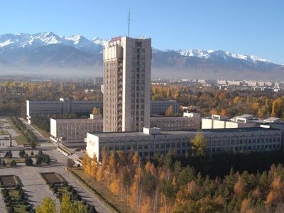 Кемел Тоқаев туралы шарадан кейін қысым басталды. ҚазҰУ оқытушысы жұмыстан қуылғанын айтты. Оқу орны жоққа шығарады