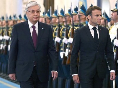 Ақордада Эмманюэль Макронды салтанатты түрде қарсы алу рәсімі өтті