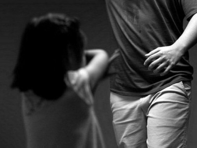Жамбылдағы жағдай: 12 жасар қызды депутаттыңa күйеуі жүкті еткен бе?