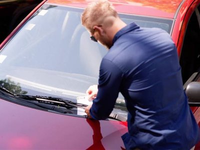 Қазақстанда газбен жүретін көліктерге арнайы белгі жапсыру міндеттеледі