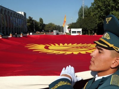 Жогорку Кеңеш қырғыз туын өзгертуді көздейтін заң жобасын бірінші оқылымда мақұлдады