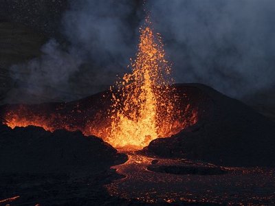Жанартау атқылап, 11 альпинист қаза тапты