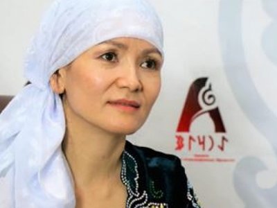 «Әйеліңе тоятың қанбай...»: Сәуле Әбілдаханқызы жезөкшеге баратын ер адамдарды сынға алды