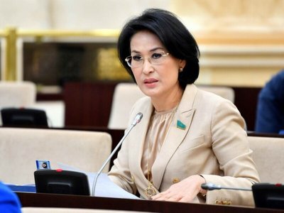 «Көйлегімнің құны 800-900 мың»: Министр бренд заттары туралы