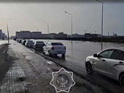 Елордада орталық даңғылдардың бірін еріген қар суы басты