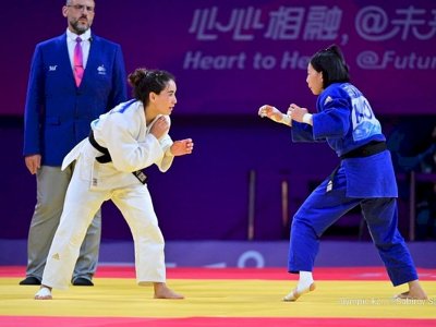 Әбужақынова мен Серікбаев Азия чемпионатының жартылай финалында
