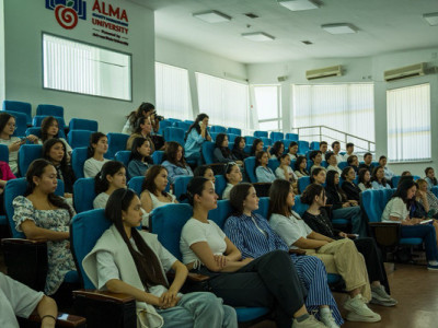 Студенттер не жеп, не істеп жүр?