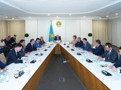 Сенаторлар еліміздің оңтүстік өңірлерінің агроөнеркәсіп...