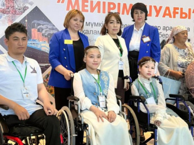 Түркістанда ерекше жастардың өнер туындыларының көрмесі...