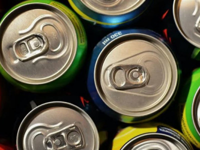 Жастарға энергетикалық сусындар сатуға тыйым салынады – Мәжіліс заң қабылдады