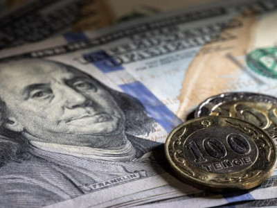 Теңгенің құлдырауы: Алаңдауға себеп бар ма?