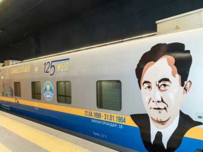 Ұлттық тасымалдаушы Қаныш Сәтпаевтың 125 жылдығына орай жолаушылар пойызын рәсімдеді