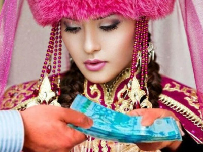 «Қалыңмалды 10 млн теңгеге көтеру керек»: Желі белсендісі жұртты аузына қаратты