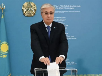 Қасым-Жомарт Тоқаев АЭС бойынша референдумда дауыс берді