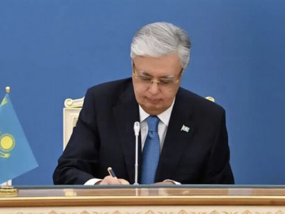Президент есірткі өндіруге қатысты қылмыстық жауапкершілікті қатайтатын заңға қол қойды