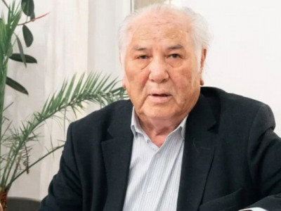 Дулат Исабеков Мұхтар Мағауиннің әруағынан кешірім сұрады
