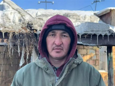 ШҚО-да ер адам өртенген үйден 4 баланы құтқарып қалды